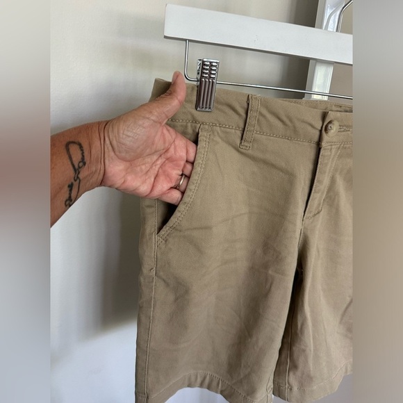 Aeropostale Women’s Bermuda Shorts Size 4 - Picture 3 of 12